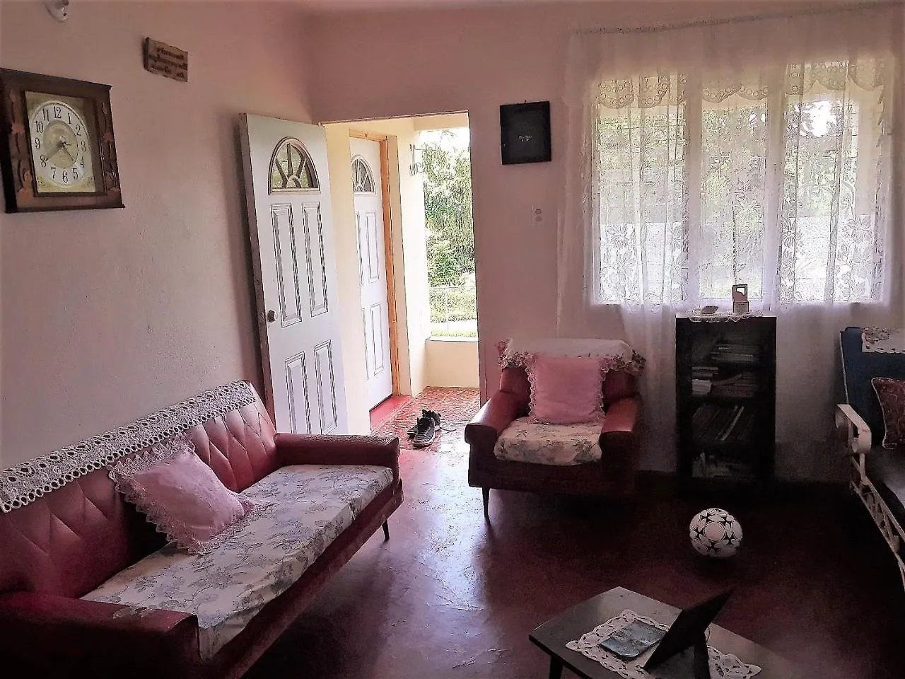 Bed & Breakfast Joy'S Eco Lodge And Wellness Center Dressikie