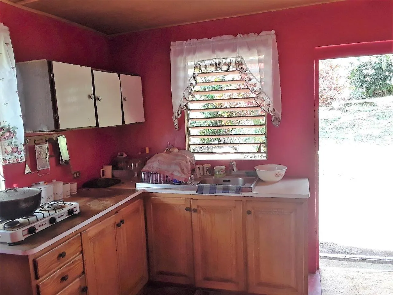 Bed & Breakfast Joy'S Eco Lodge And Wellness Center Dressikie